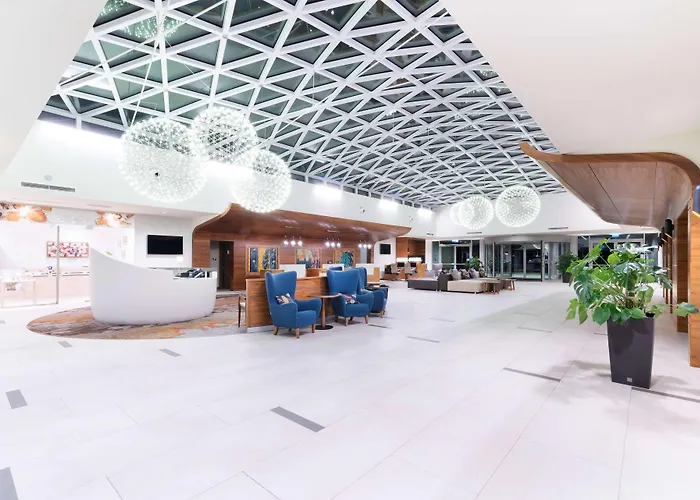Doubletree By Hilton & Convention Center